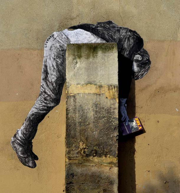 Books - street art by Levalet - picture 1