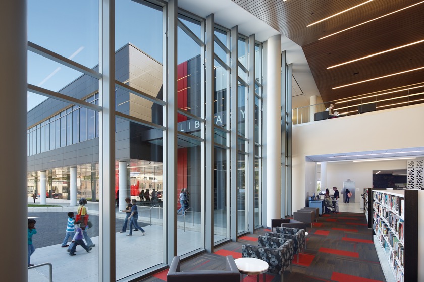 Cedar Rapids Public Library - entrance