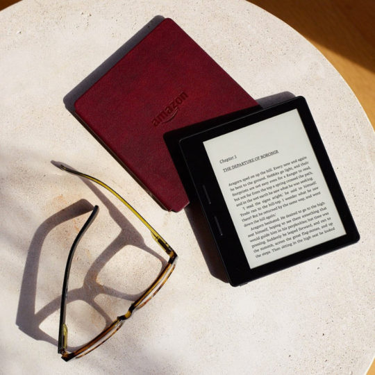 Kindle Oasis and glasses