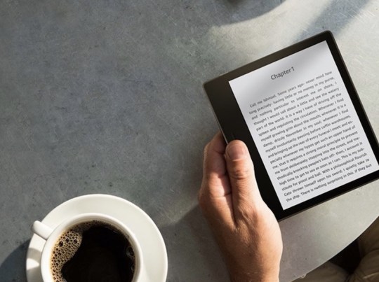 The 2017 Kindle Oasis is intended for one-handed use