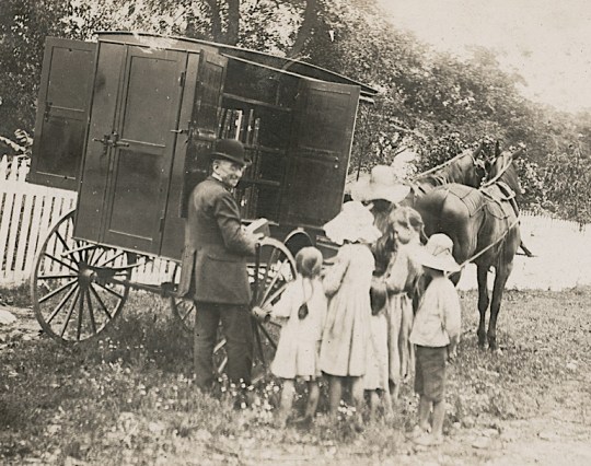 The first bookmobile in the US - a bookwagon of the Washington County Public Library